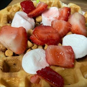 Soooooo many clothes…that don’t fit anymore. 👀